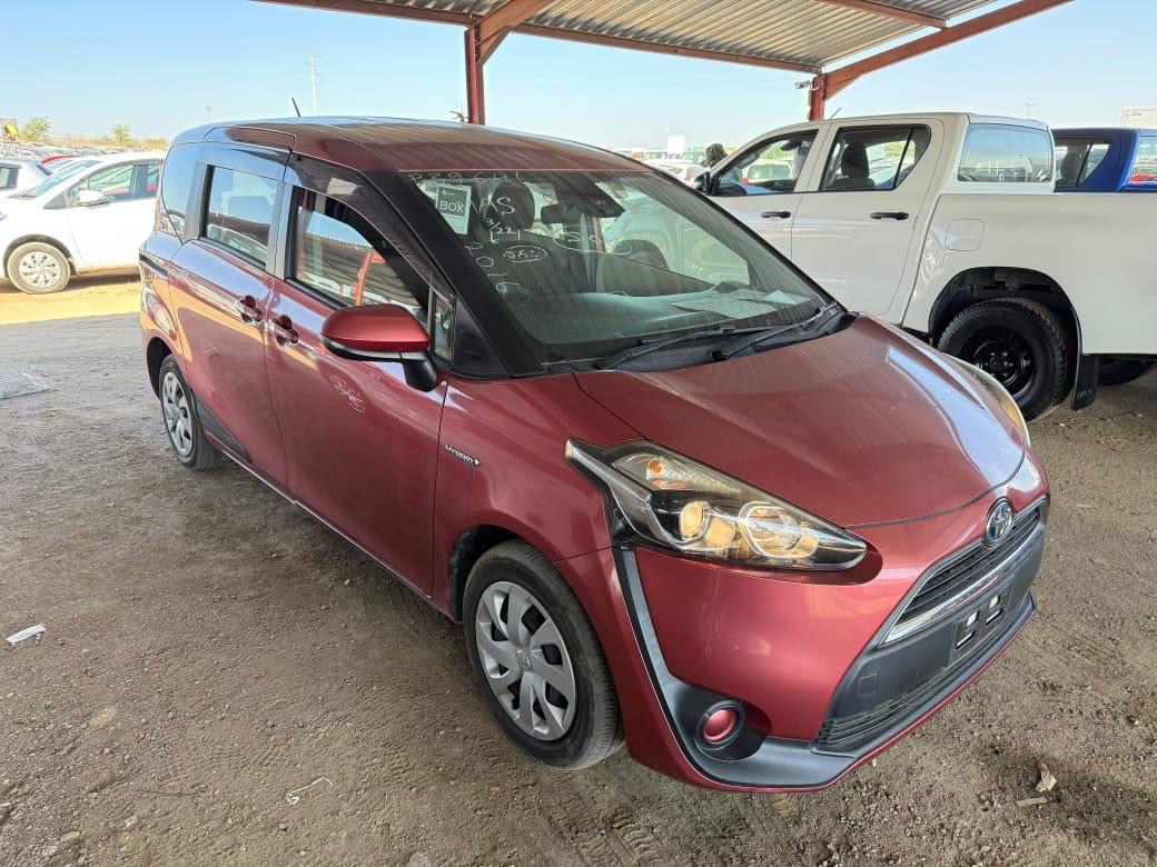 Toyota Sienta 2016 model 7 seater hybrid