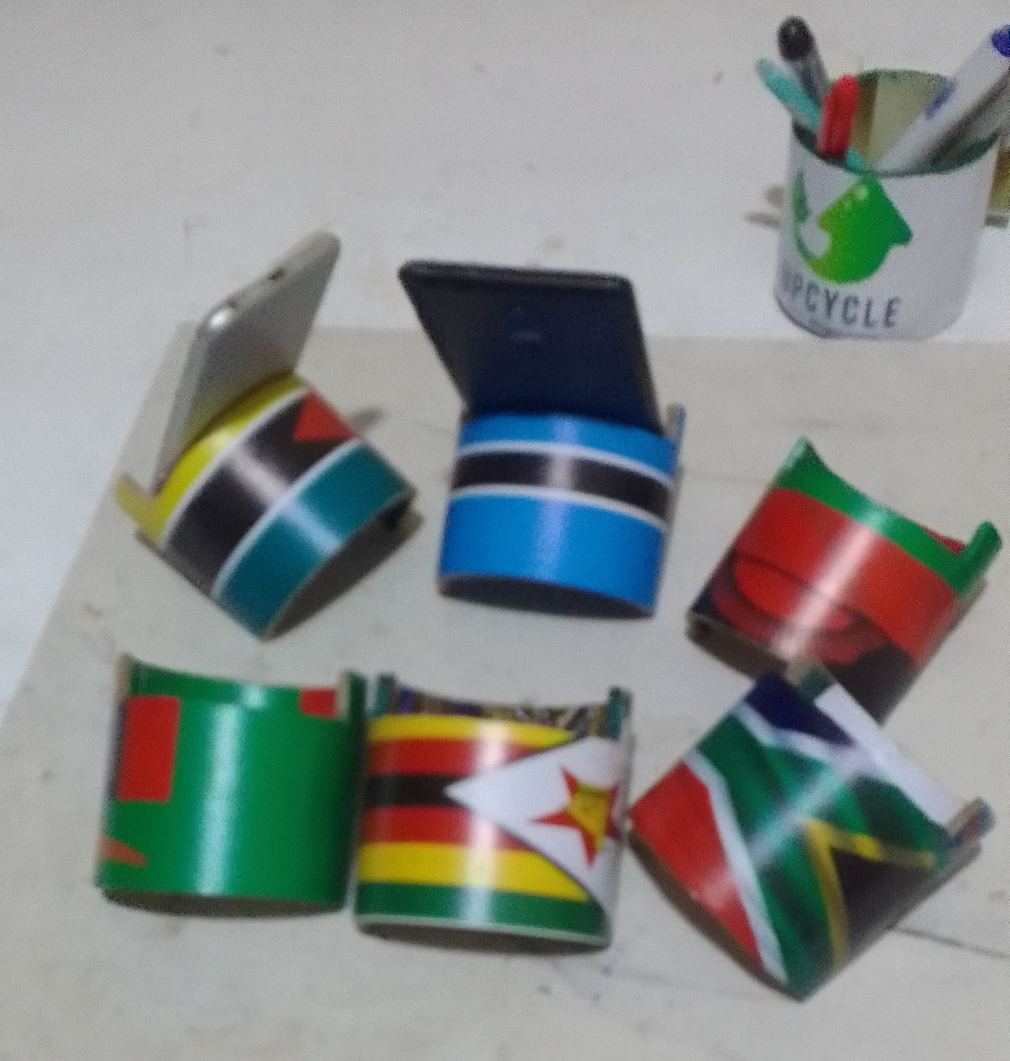 Promotional cell stand gifts