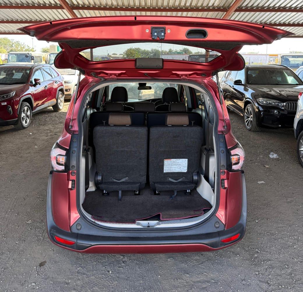 Toyota Sienta 2016 model 7 seater hybrid