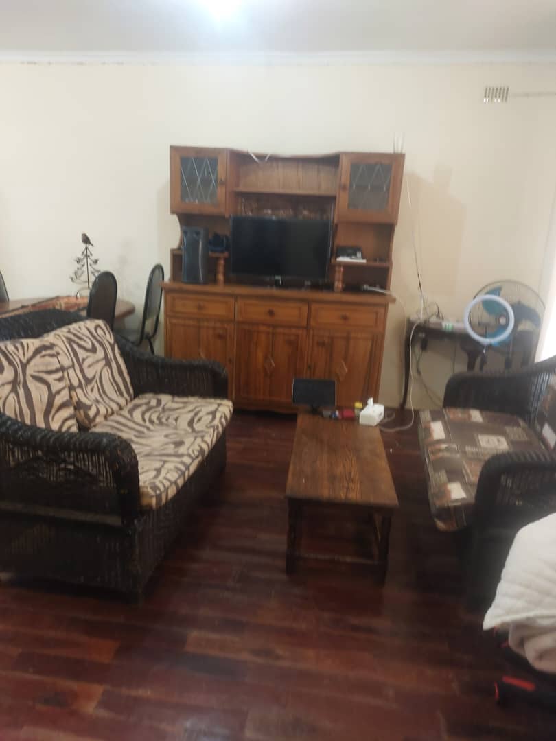 2 bed cottage in Pomona